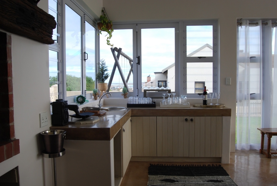 5 Bedroom Property for Sale in Country Club Western Cape
